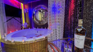 Grand Studio Suite | Tab spa persendirian