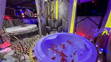 頂級開放式套房 | 私人 Spa 浴池
