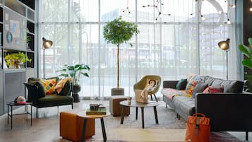 Lobby-Lounge