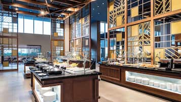 Free daily cooked-to-order breakfast