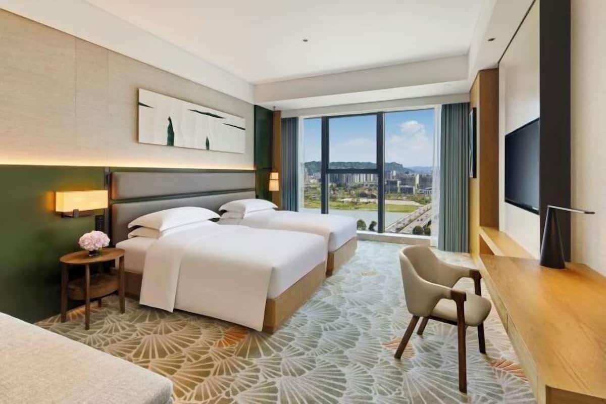 Down comforters, in-room safe, laptop workspace, blackout drapes