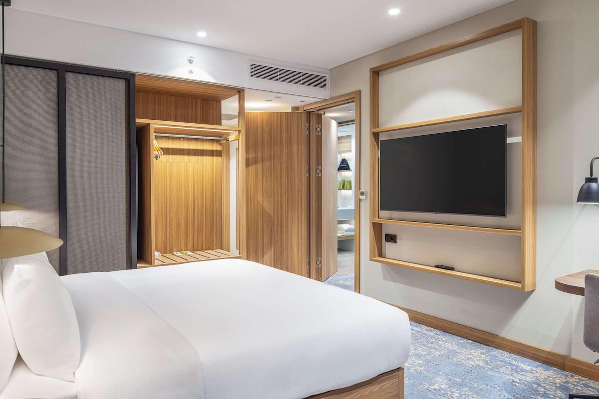Hochwertige Bettwaren, Daunenbettdecken, Tempur-Pedic-Betten, Minibar