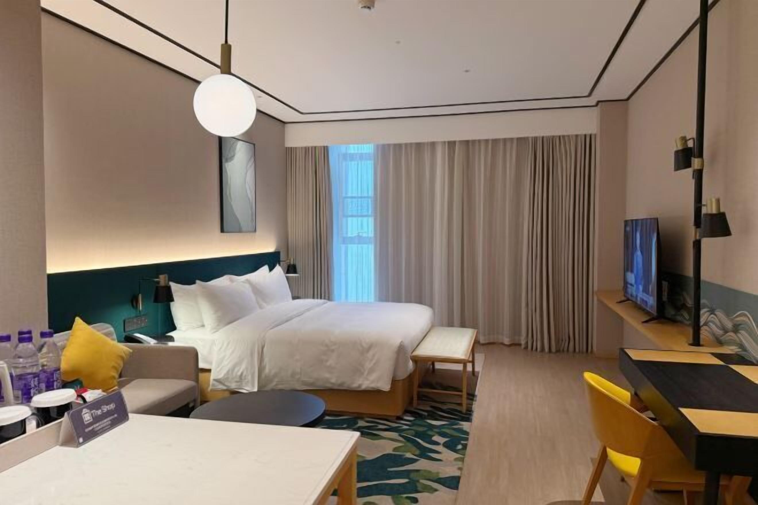 Down comforters, in-room safe, desk, laptop workspace