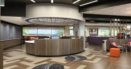 Tru by Hilton Chesterfield Township Detroit
