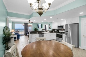 Leilighet, flere senger, spabadekar | Eget kjøkken | Kjøleskap, mikrobølgeovn, ovn og kokeplater