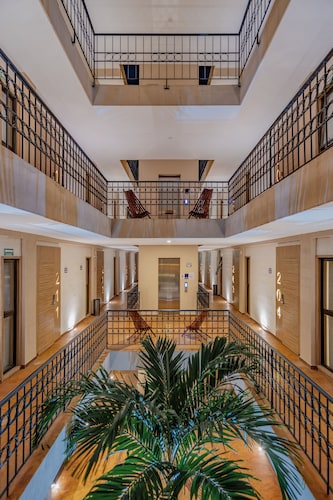 Hotel Plaza by Kavia