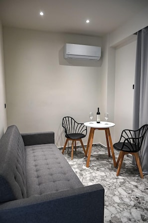 Suite, Balcony, City View