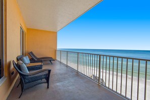 Apartamento, varias camas, bañera de hidromasaje | Balcón