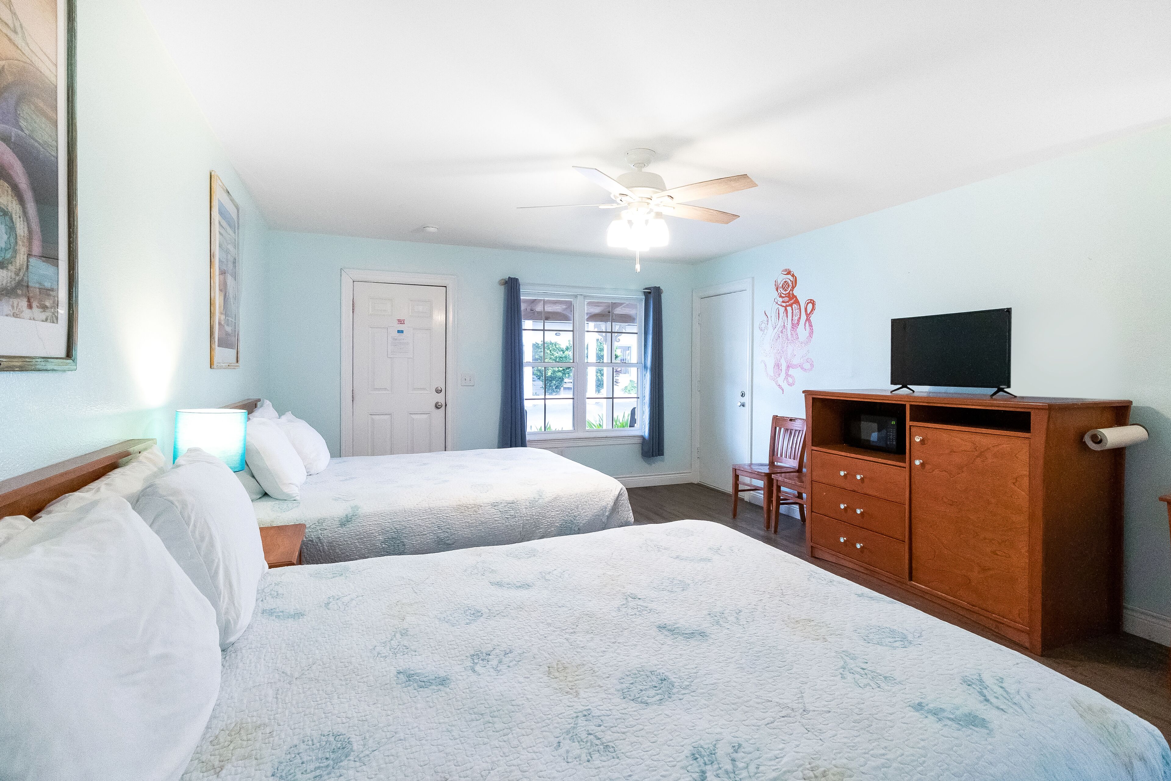 deluxe room | free wifi, bed sheets