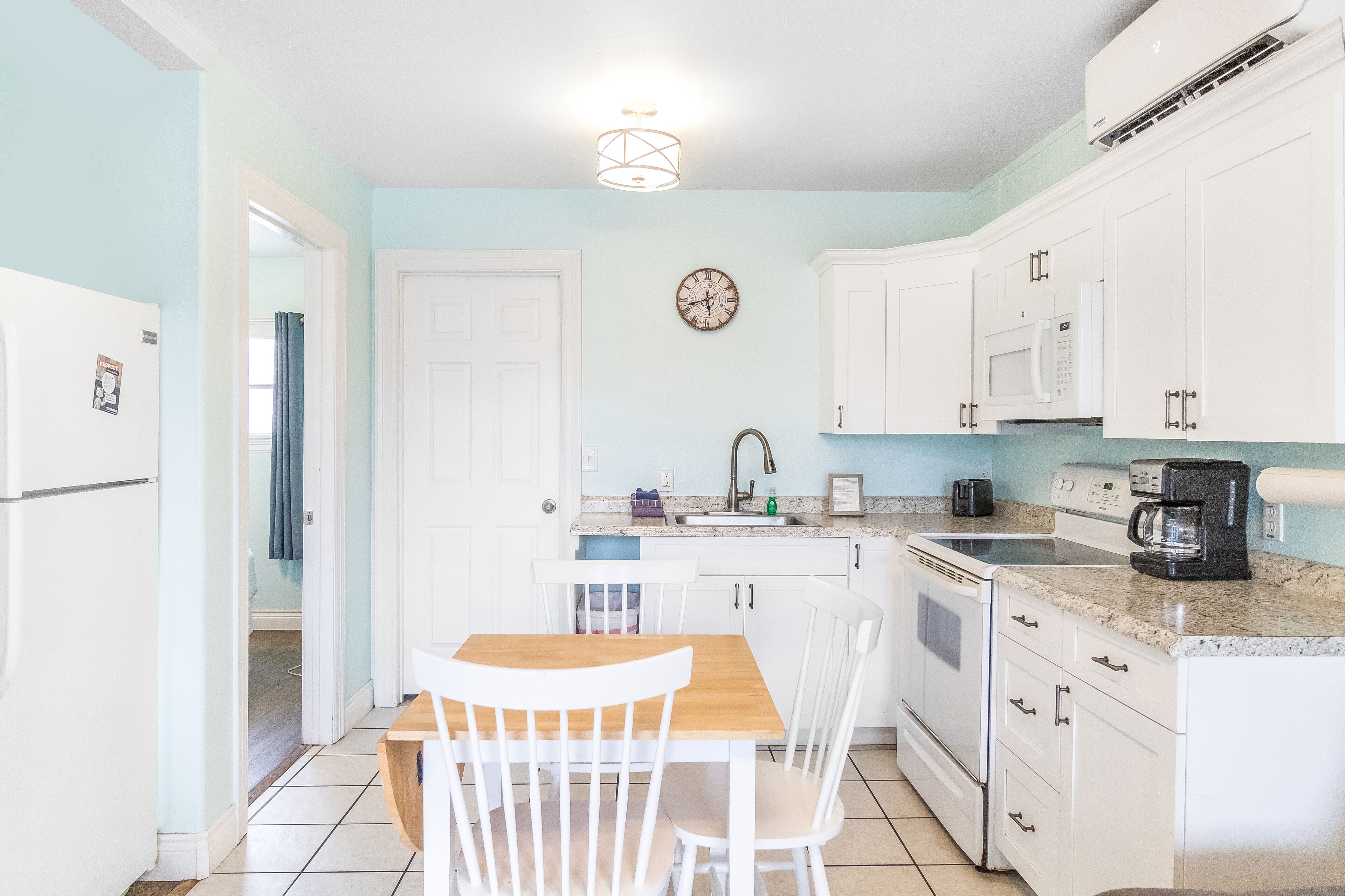 cottage | private kitchen | coffee/tea maker