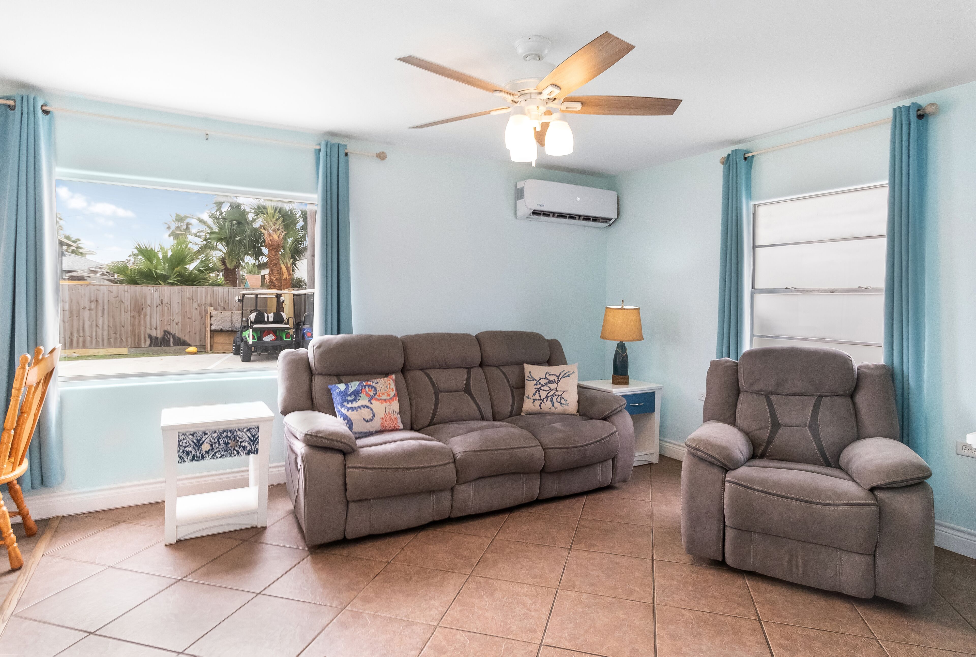 cottage | living area | flat-screen tv