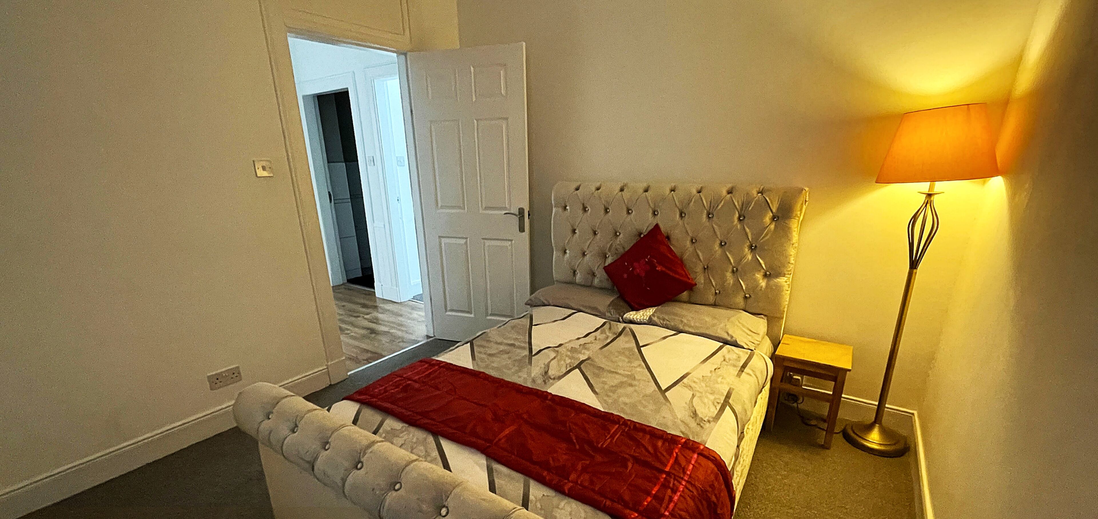 2 soverom, strykejern/-brett, wi-fi (inkludert) og sengetøy