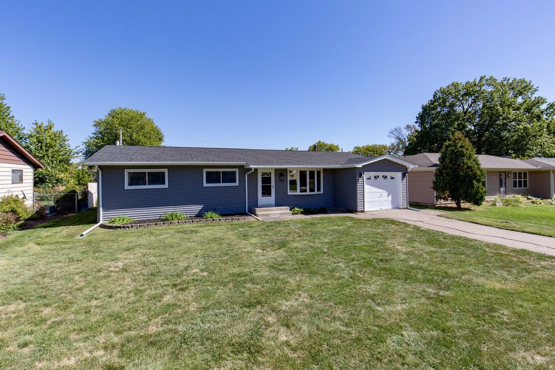 Newly Remodeled Moline Ranch Home, Super Clean, 3BR, Great Location