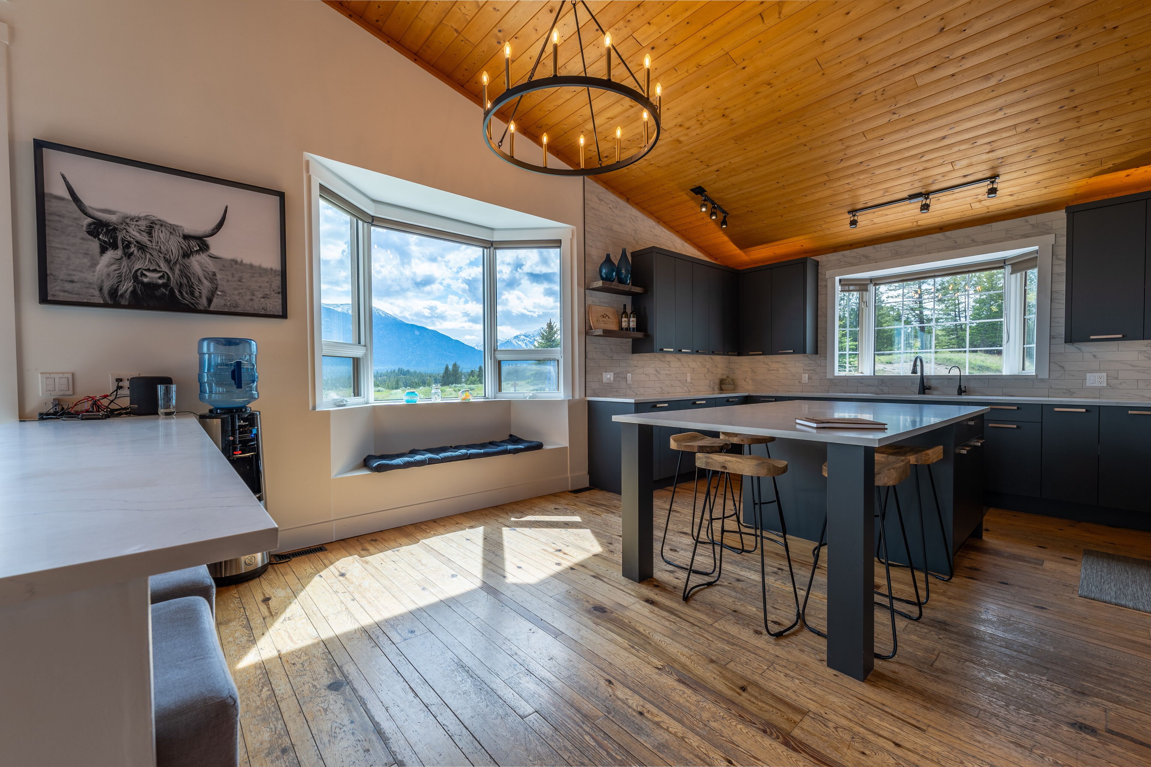 The Reimagine Ranch - Spectacular Mountain Acreage w/ pool.