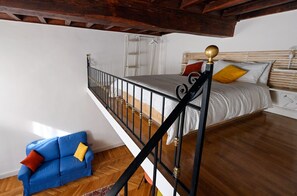 1 bedroom, iron/ironing board, free WiFi, bed sheets - Cozy loft next to Spanish Steps (Roma)