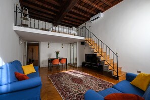 Smart TV - Cozy loft next to Spanish Steps (Roma)