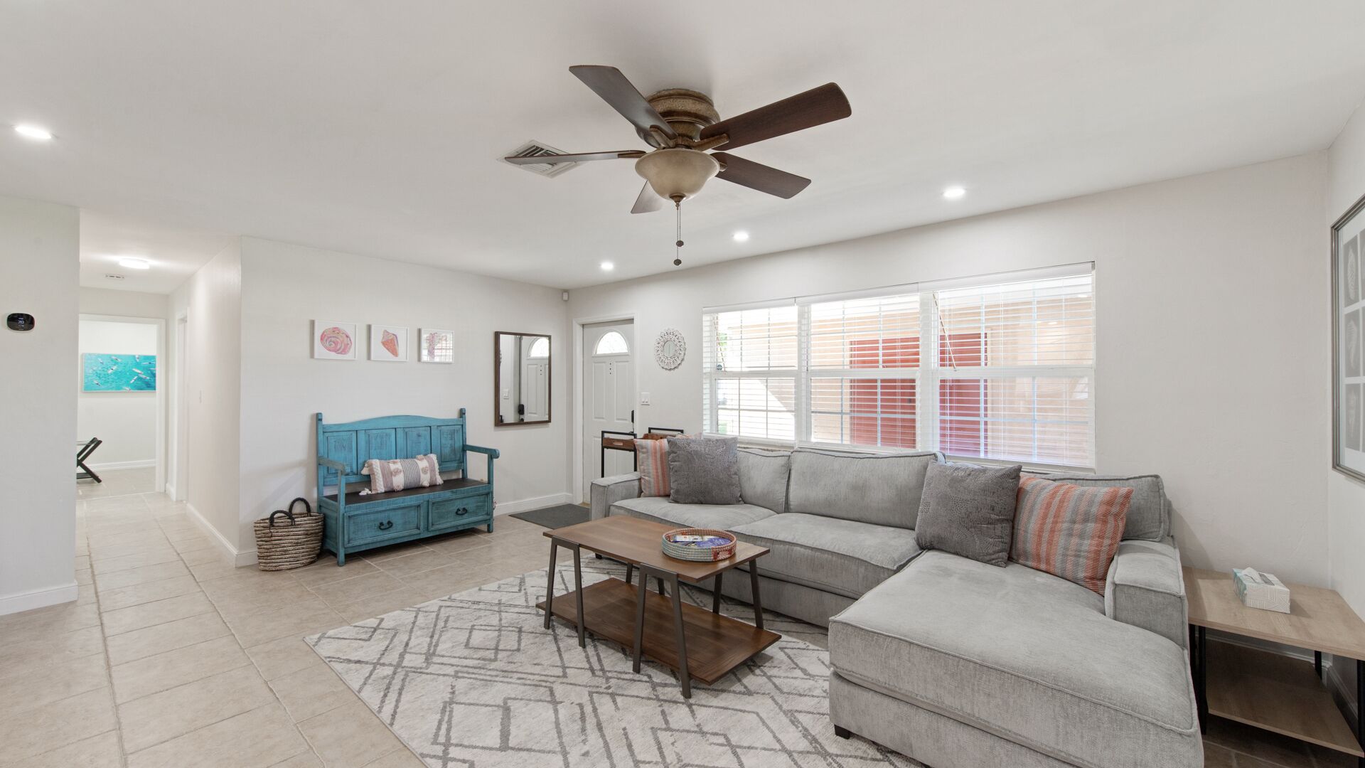 Minutes to Naples Beach and downtown