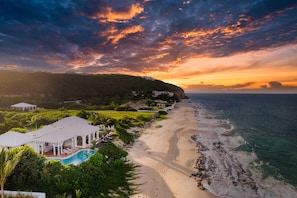 On the beach - Villa La Mission - Magnificent 5-bedroom villa with private beach (Collectivity of Saint Martin)