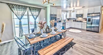 5 Stars Family Villa 6BR Game room! BIG backyard!