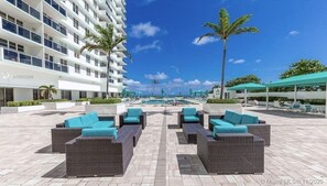 Piscina all'aperto, una piscina riscaldata