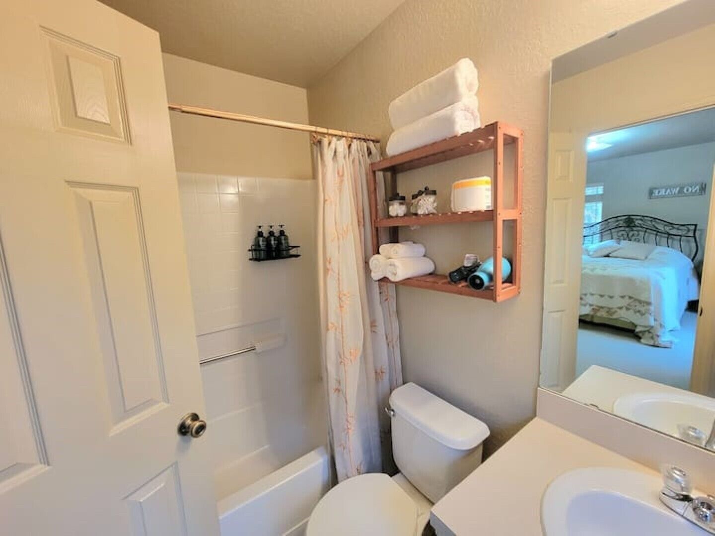 NEW!! Relaxing Riverfront Escape Close to Springs