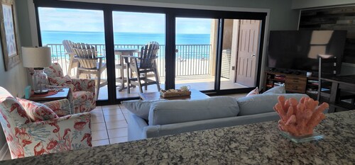 Gorgeous, updated oceanfront Condo with pool - Perdido Key Beach