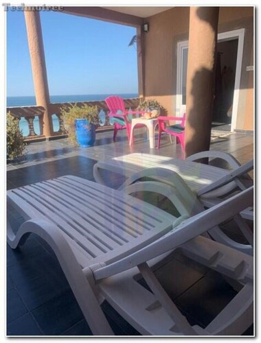 ♛Castle on the Hill|Private Beach, WiFi & Parking