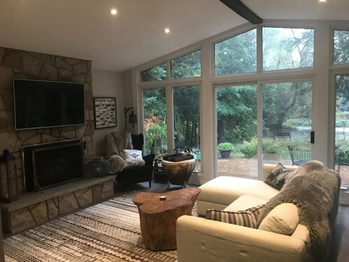 "Cottage Home On The River" 1 Bedroom