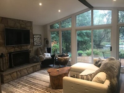 "Cottage Home On The River" 1 Bedroom