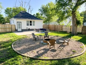 Property grounds - Entire Family Home Xbox, Game Room, Fire Pit & Clawfoot Tub (Kearney)