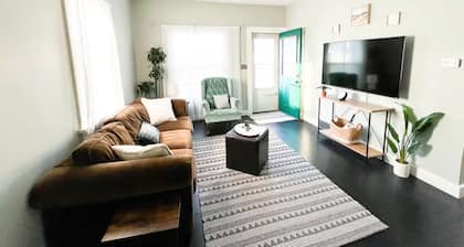 Entire Family Home Xbox, Game Room, Fire Pit & Clawfoot Tub