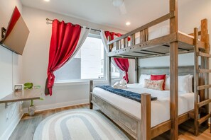 4 bedrooms, desk, iron/ironing board, travel crib