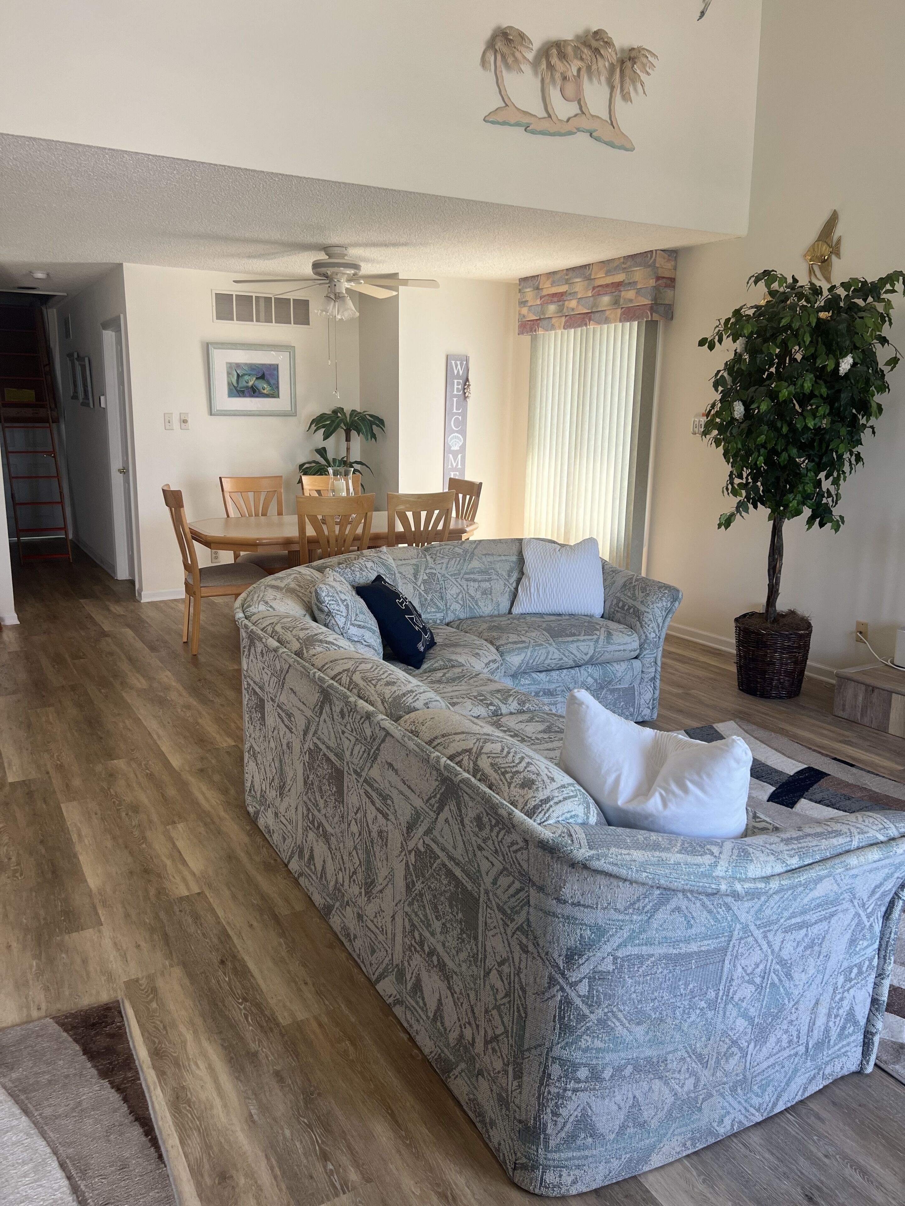 Spacious 4Bed/3Bath Walk to Beach and Golf Minutes to A.C.!