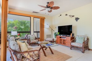 TV - Ground floor condo with WiFi, lanai, shared pool, pool spa, hot tub, tennis (Waikoloa)