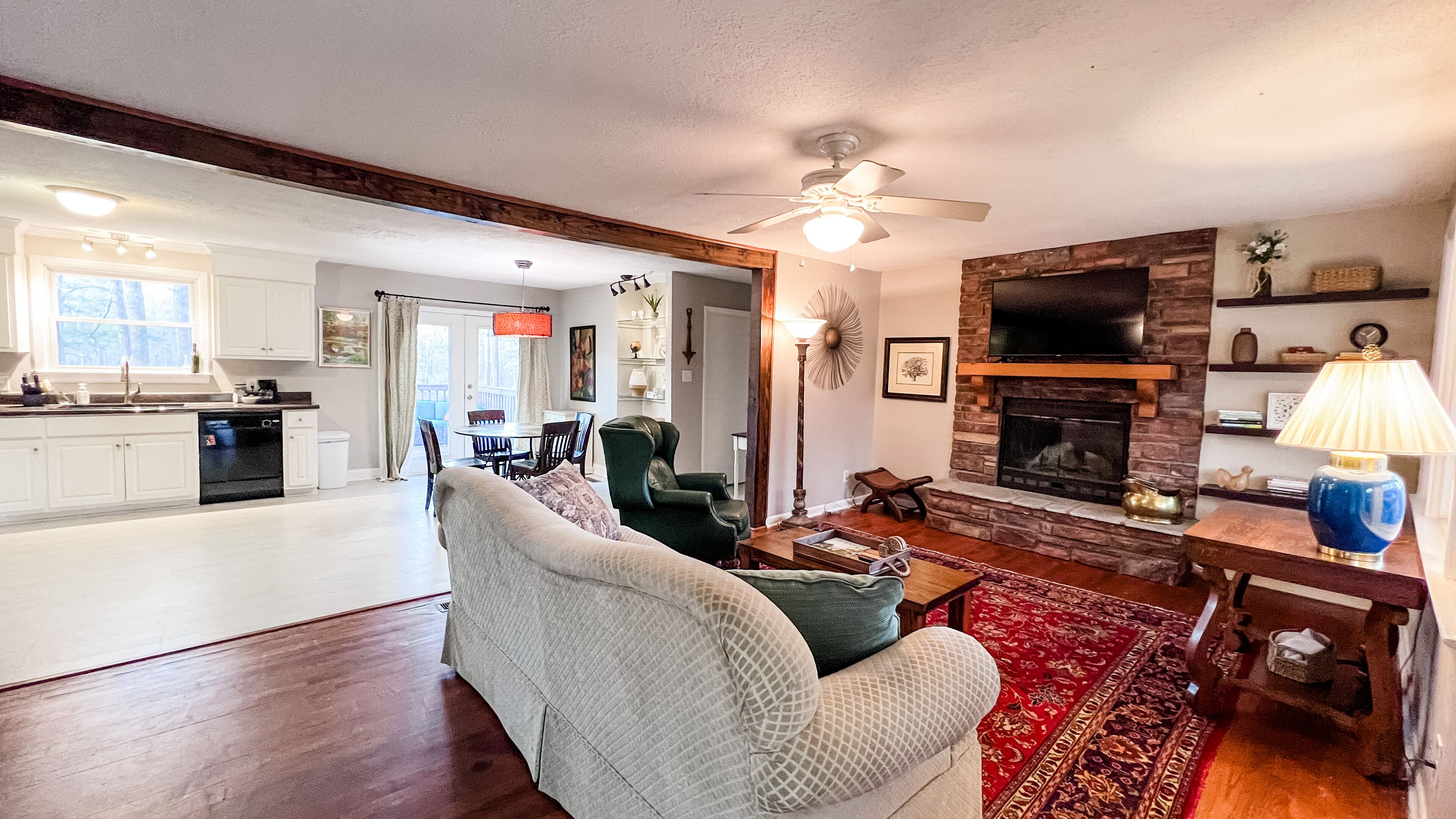 Private 3BR Quaint Cottage on Pond - Close to Evans Town Center