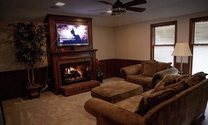 Smart TV, fireplace, video games, table tennis