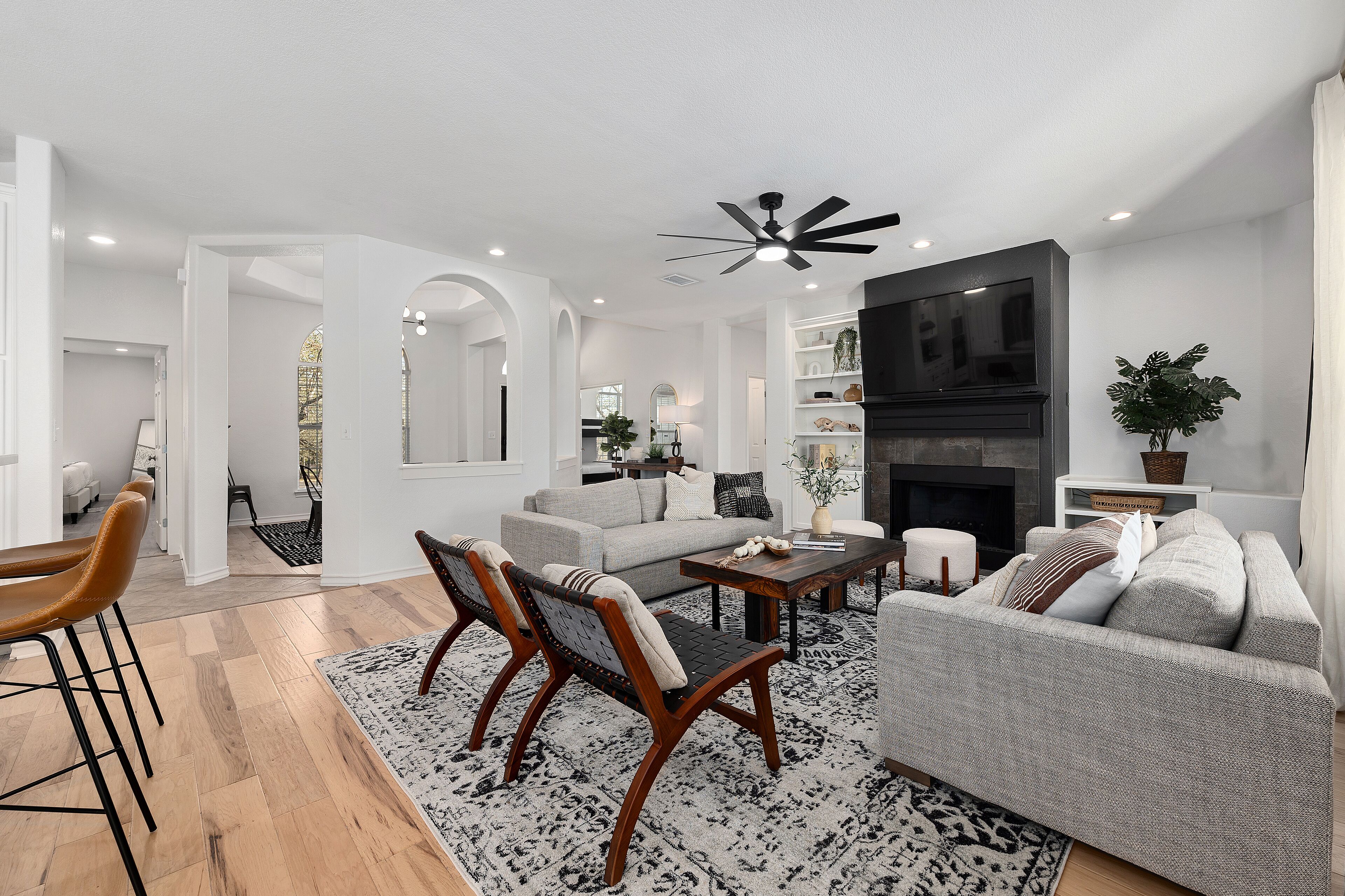 *NEW LISTING*  Pool • Spa • 14Beds • 5 Bedrooms • 3.5 Bath • 20 Guests • FirePit