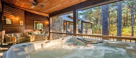 Tina de hidromasaje al aire libre