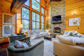 Smart TV, fireplace