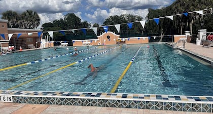 GREAT LOCATION BETWEEN SPANISH SPRINGS SQUARE & LAKE SUMTER LANDING
