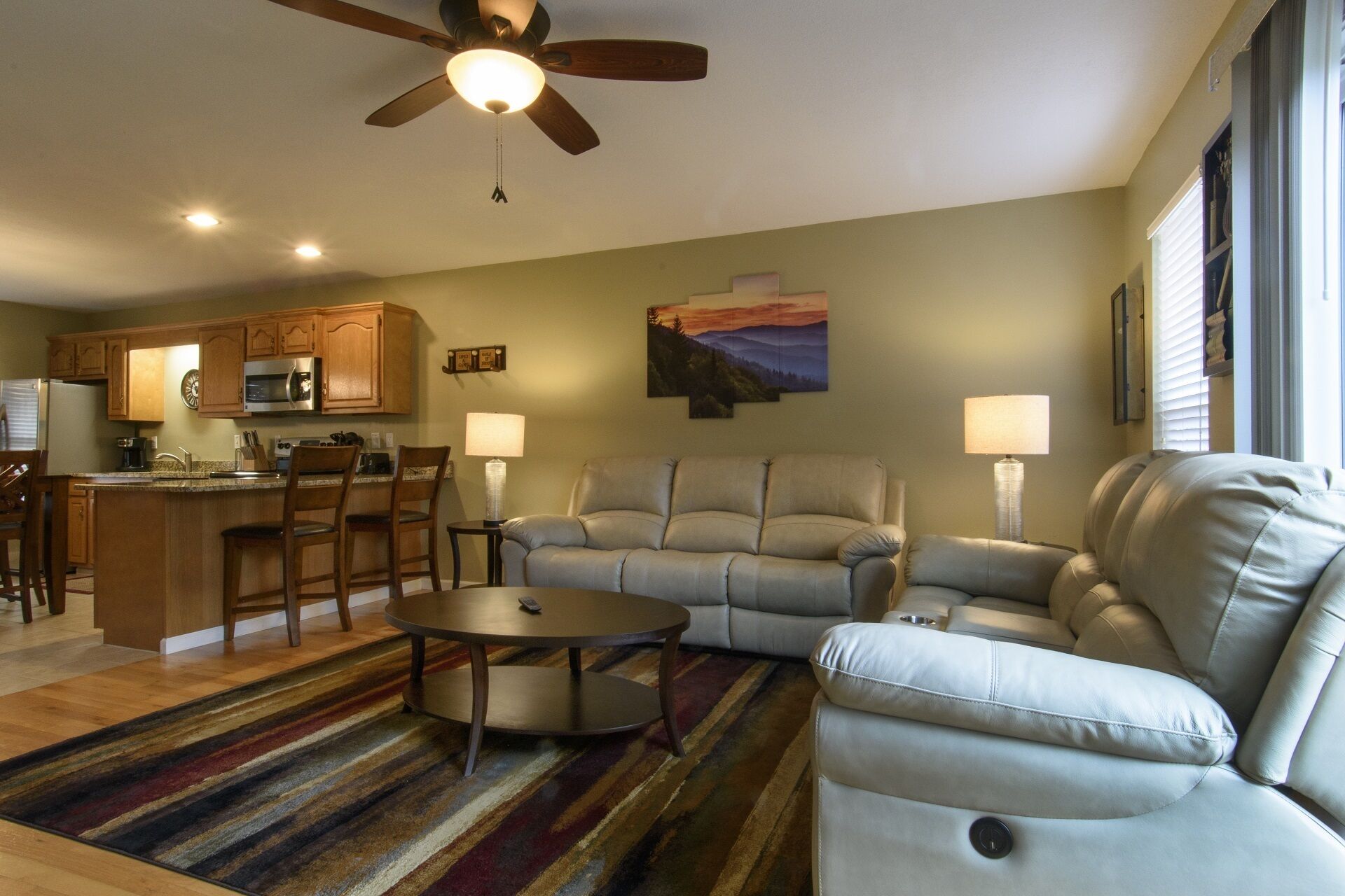 Lovely 2-Bedroom 2.5 Bath Home with Golf Course & Mountain View! Washer & Dryer!