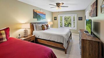 2 bedrooms, iron/ironing board, free WiFi, bed sheets