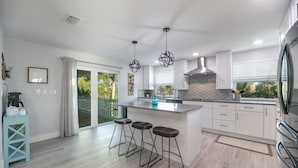 Unclassified image, 5 of 26, button - Island Oasis-on canal w/dock and heated pool/5 min walk to beach (Fort Myers Beach)