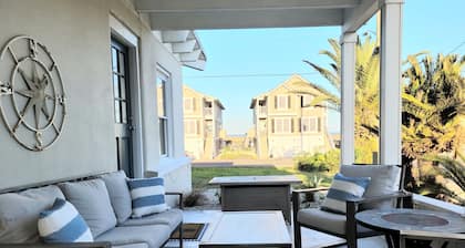 Ocean Views and Private Pool: Classic 1950’s Beach Gem