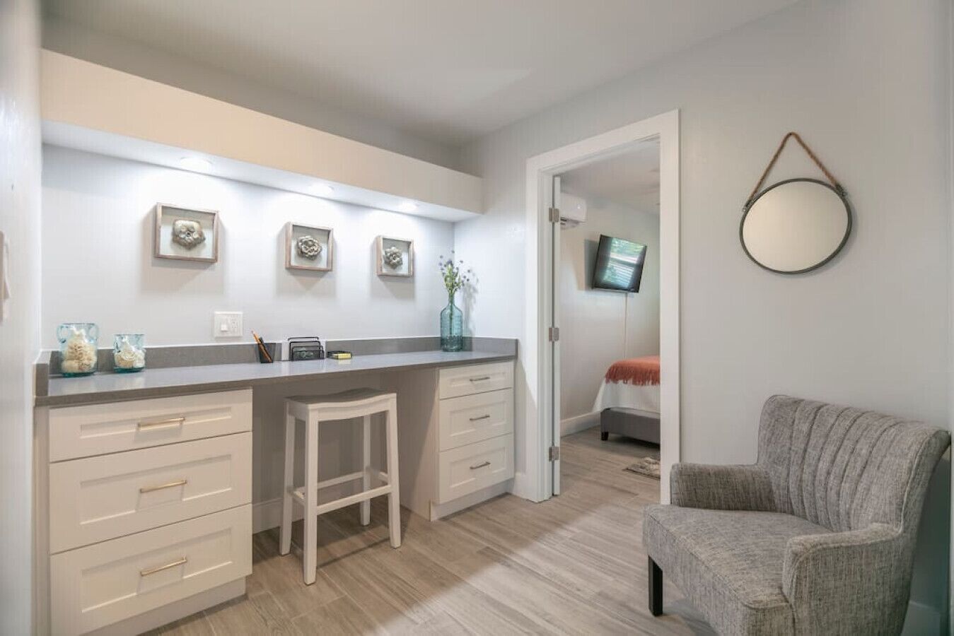Island Getaway-on Canal W/dock And Heated Pool/5 Min Walk To Beach - Estero, FL