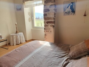 2 bedrooms, free WiFi, bed sheets