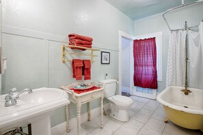 Combined shower/tub, hair dryer, towels, soap