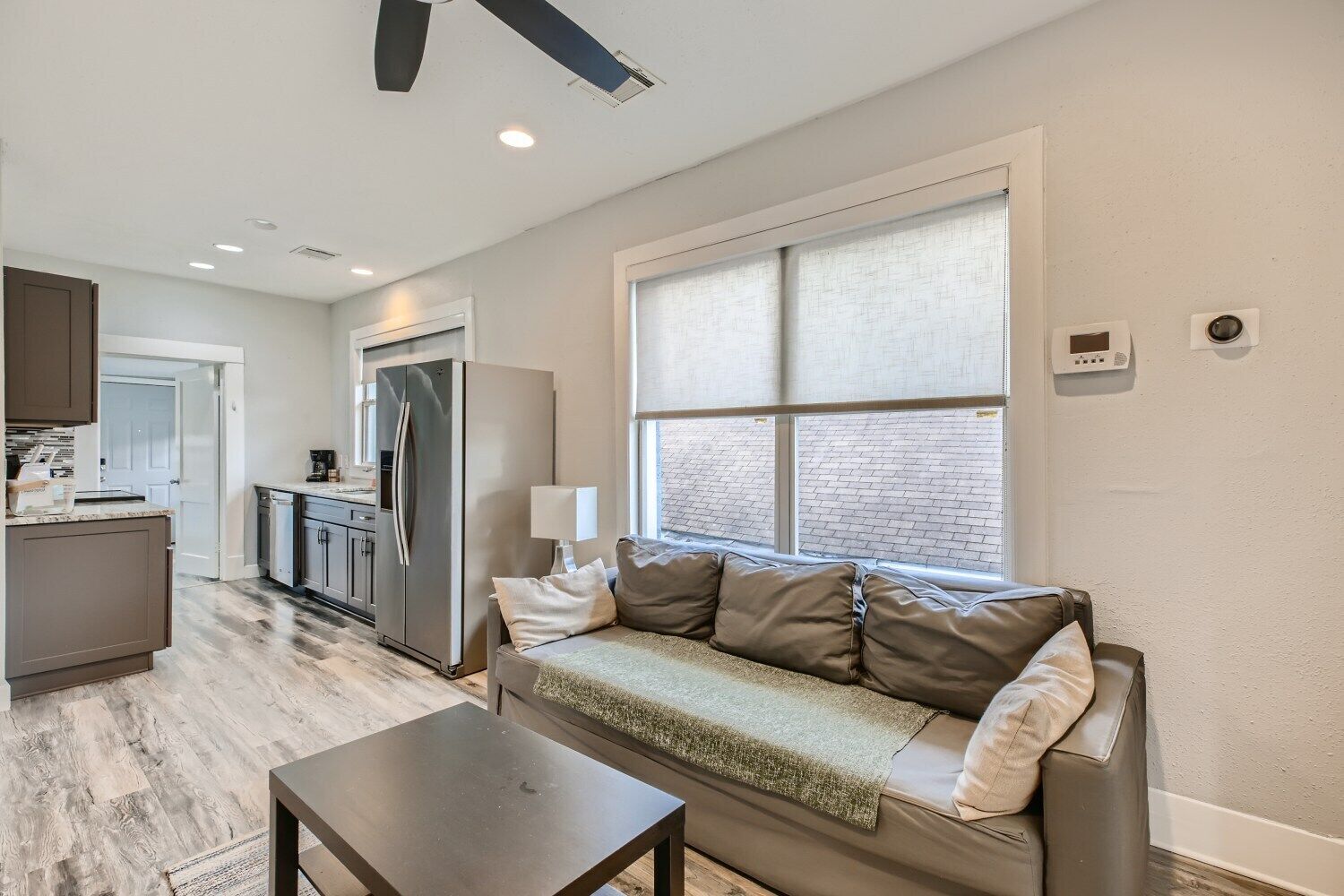 Gorgeous Midtown 2-BD - Free Parking + Fast Wi-Fi!