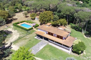 Exterior - Villa Can Raurell · Rural house for 14 in Girona (Sant Feliu de Buixalleu)