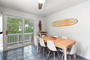 Dining - Charming cottage short walk to beach! (Old Orchard Beach)